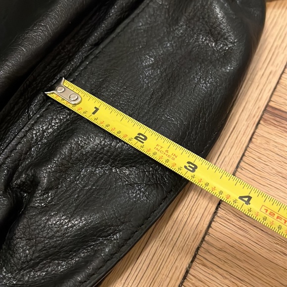 Sondra Roberts leather handbag - Picture 10 of 10